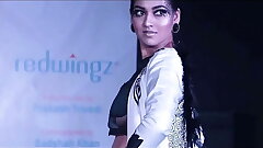 Unknown model - Cleavage show - Redwingz Fashion Fervent